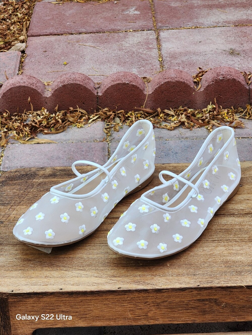 Wild Pair Women's White Mesh Augustt Ballet Flats Size 9 - Picture 3 of 8